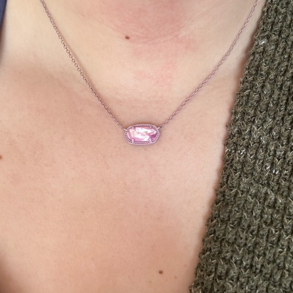 Kendra Scott Matte Mother Of Pearl Lilac Elisa Pendant Necklace